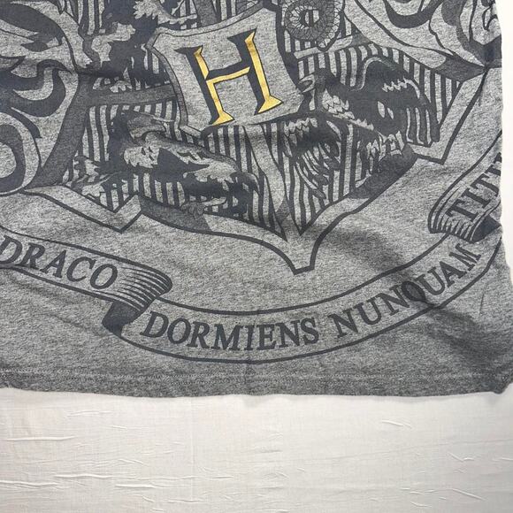 Gray Harry Potter Emblem Tee from Wizarding World y2k aesthetic, L - Picture 4 of 7